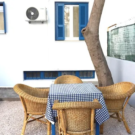 Traditional Town Garden Appartamento Rhodes City